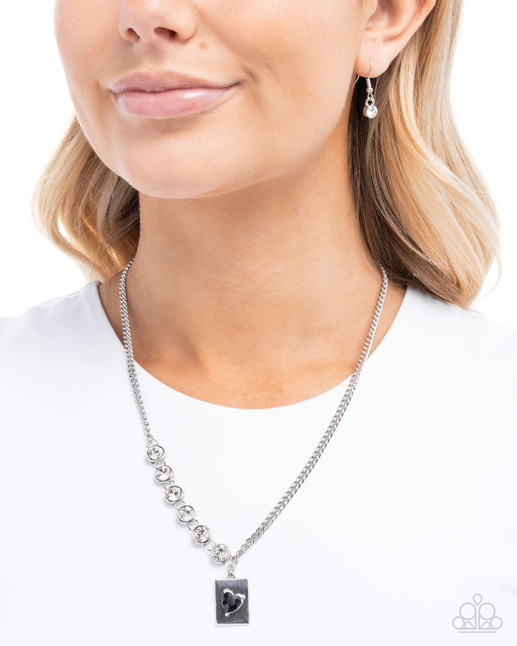 eight-dollar-jewelry-storytelling-sweetheart-black-necklace-paparazzi-accessories