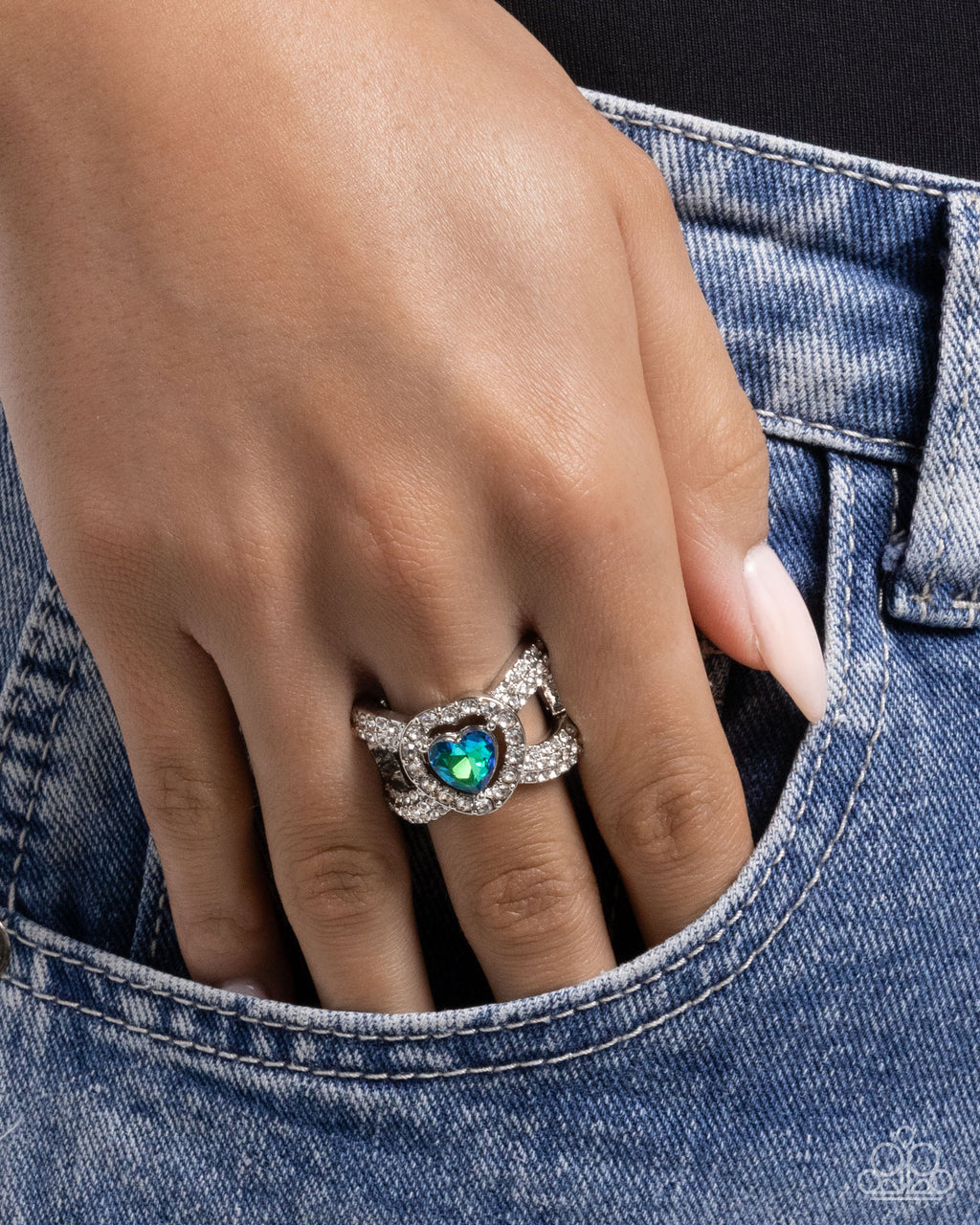 eight-dollar-jewelry-lovely-levels-green-ring-paparazzi-accessories
