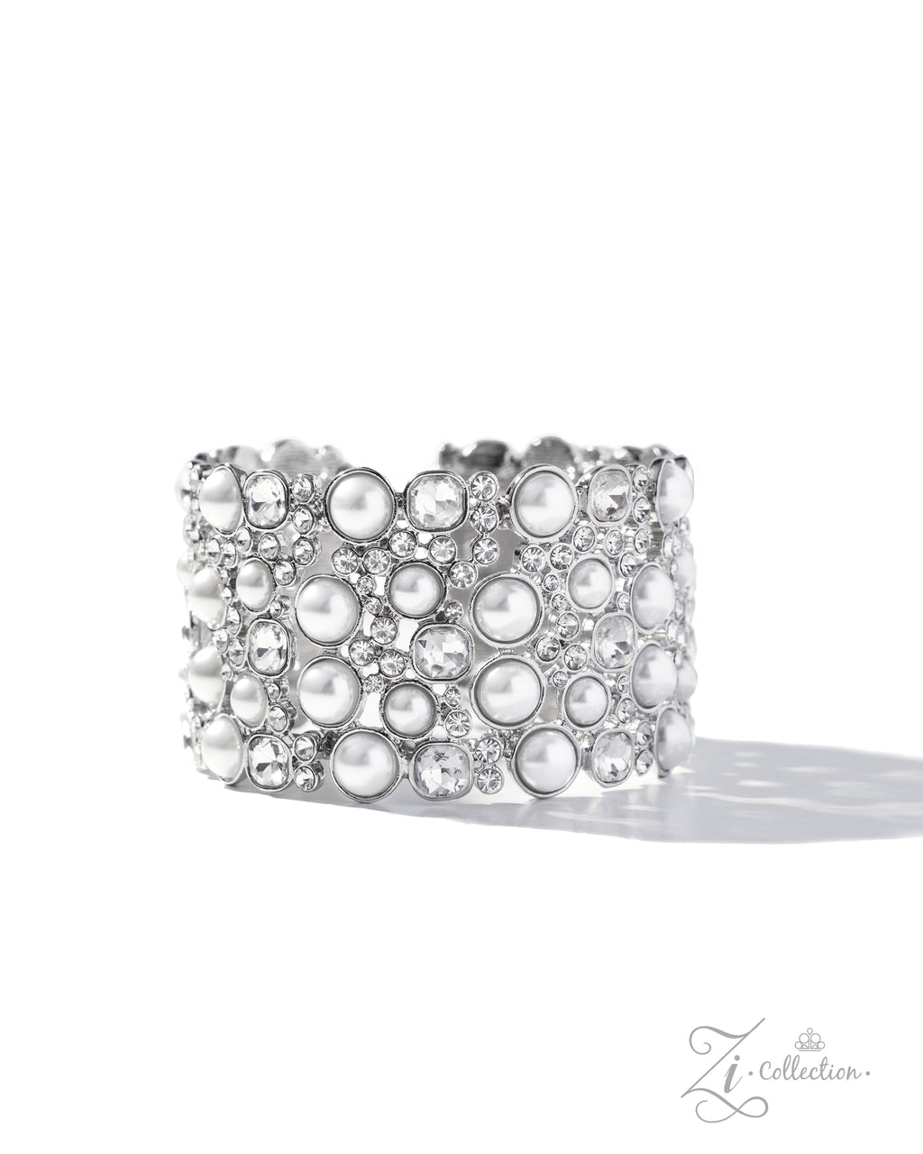 eight-dollar-jewelry-comfortable-chic-white--paparazzi-accessories