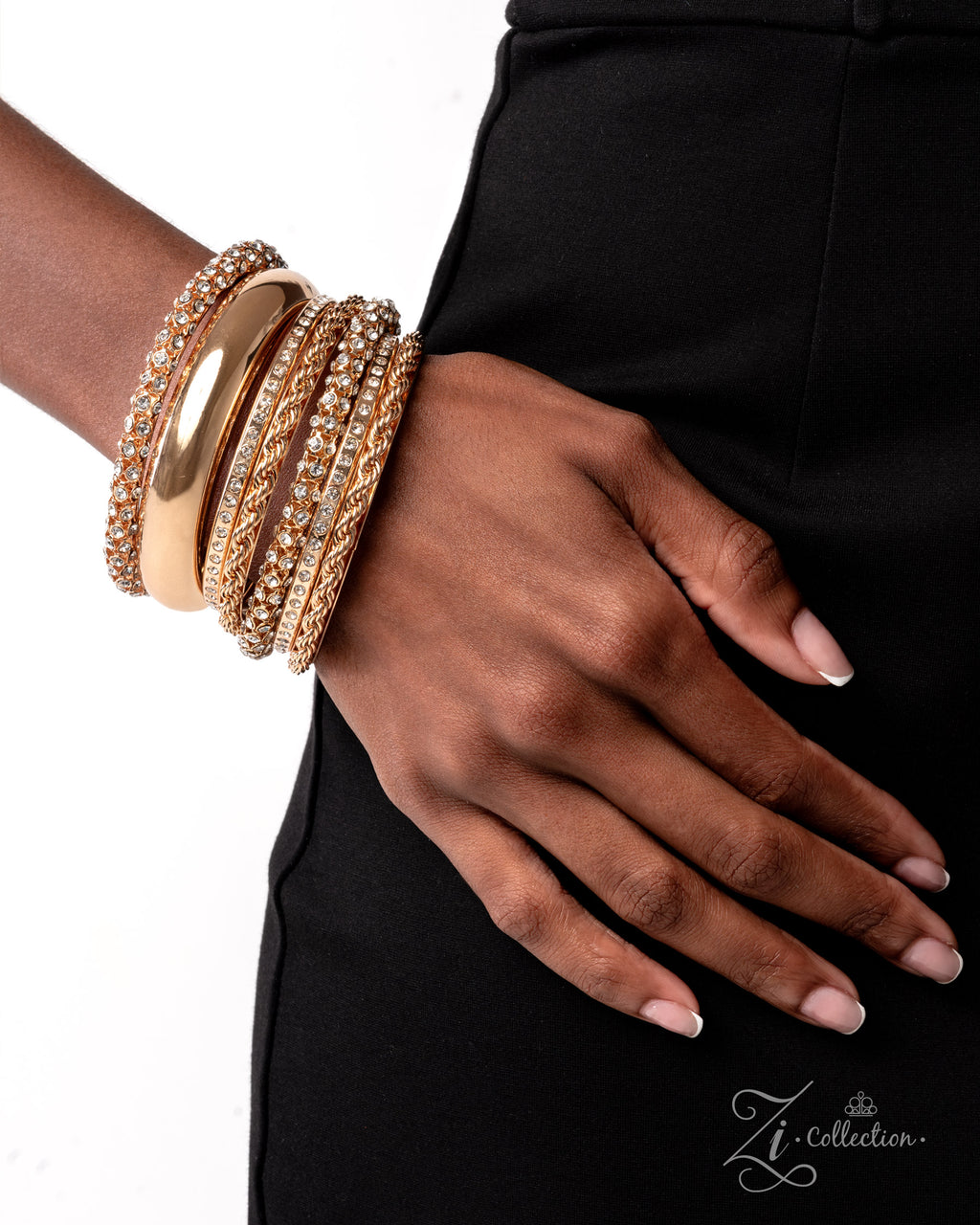 Renowned Radiance - Gold Zi Bracelet - Paparazzi Accessories