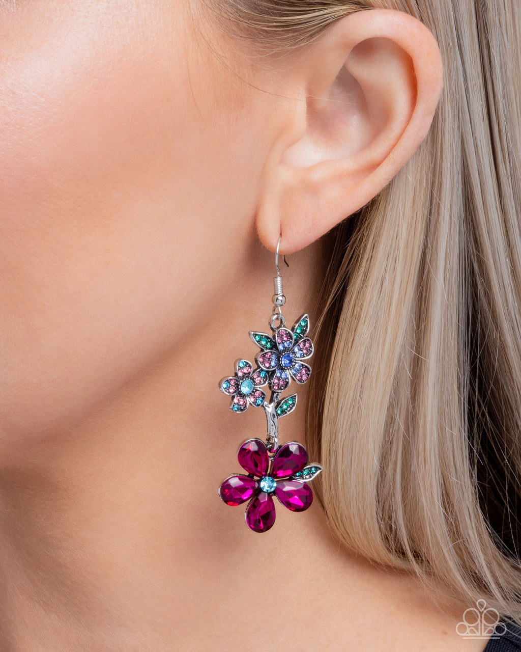 eight-dollar-jewelry-breathtaking-bloom-multi-earrings-paparazzi-accessories