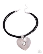 eight-dollar-jewelry-galentines-day-black-necklace-paparazzi-accessories