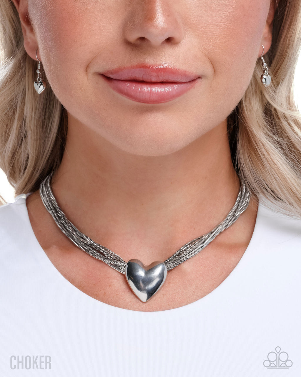 eight-dollar-jewelry-gathered-galentine-silver-necklace-paparazzi-accessories