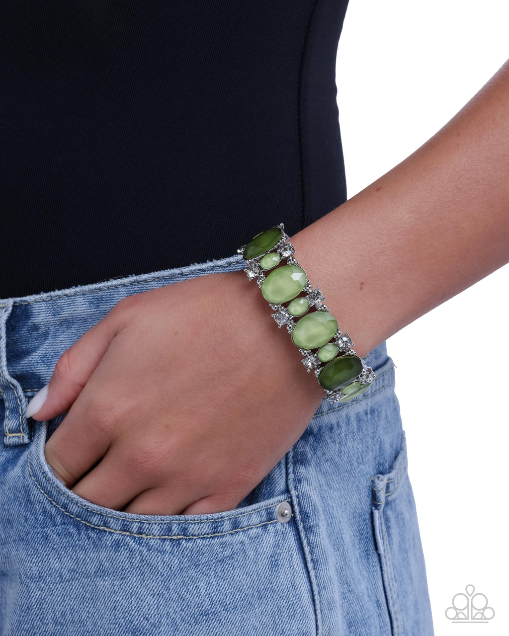 eight-dollar-jewelry-moderate-moment-green-bracelet-paparazzi-accessories