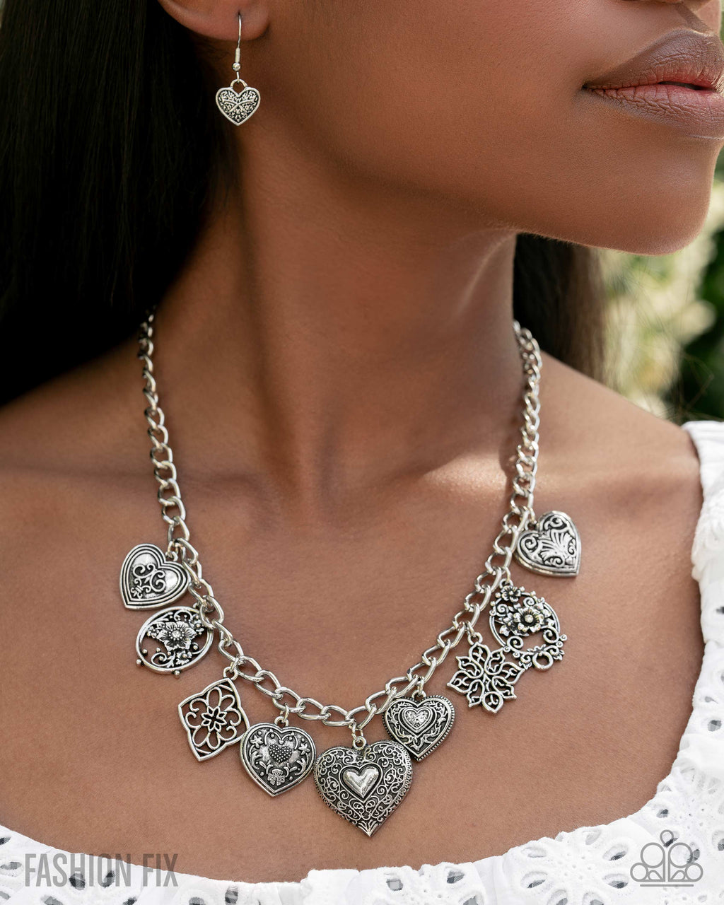 Vintage Showdown - Silver Necklace - Paparazzi Accessories