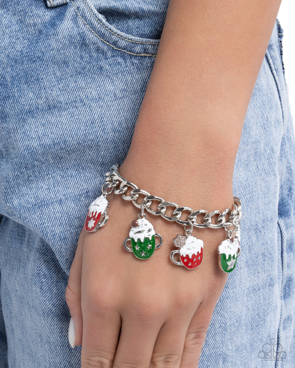 eight-dollar-jewelry-cup-of-christmas-cheer-multi-bracelet-paparazzi-accessories