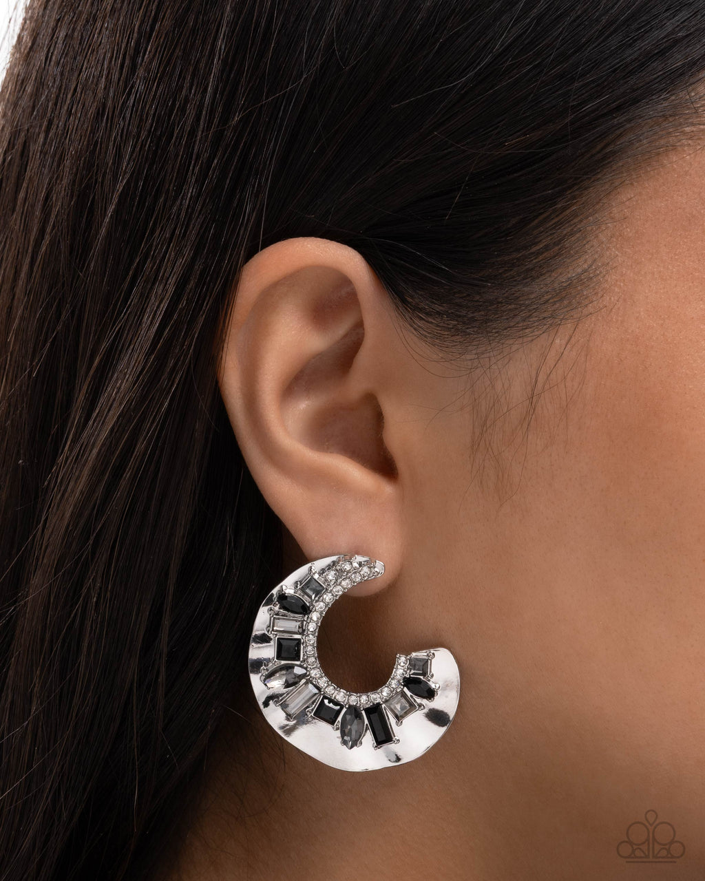 eight-dollar-jewelry-crimped-color-black-post earrings-paparazzi-accessories