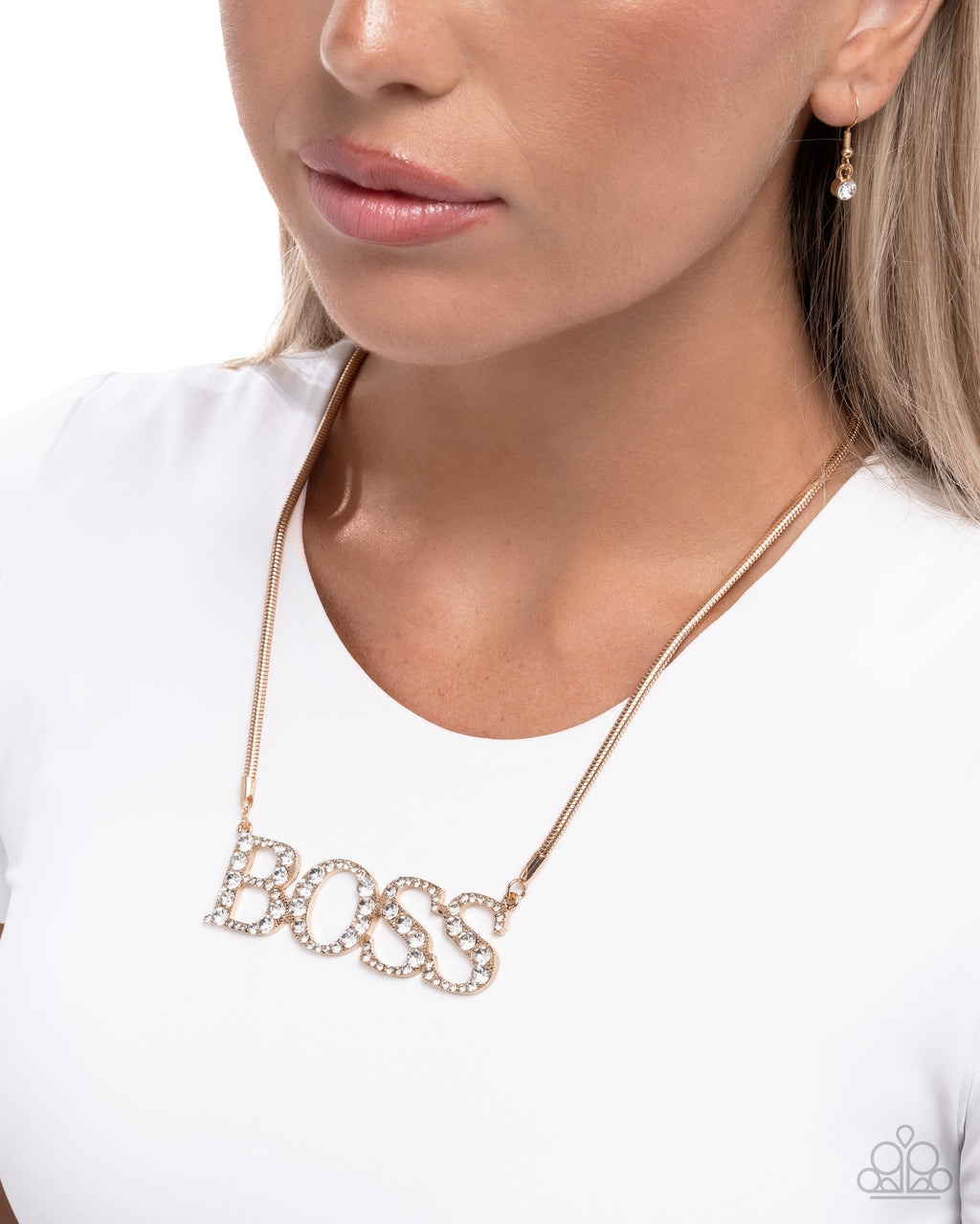 eight-dollar-jewelry-final-boss-gold-necklace-paparazzi-accessories