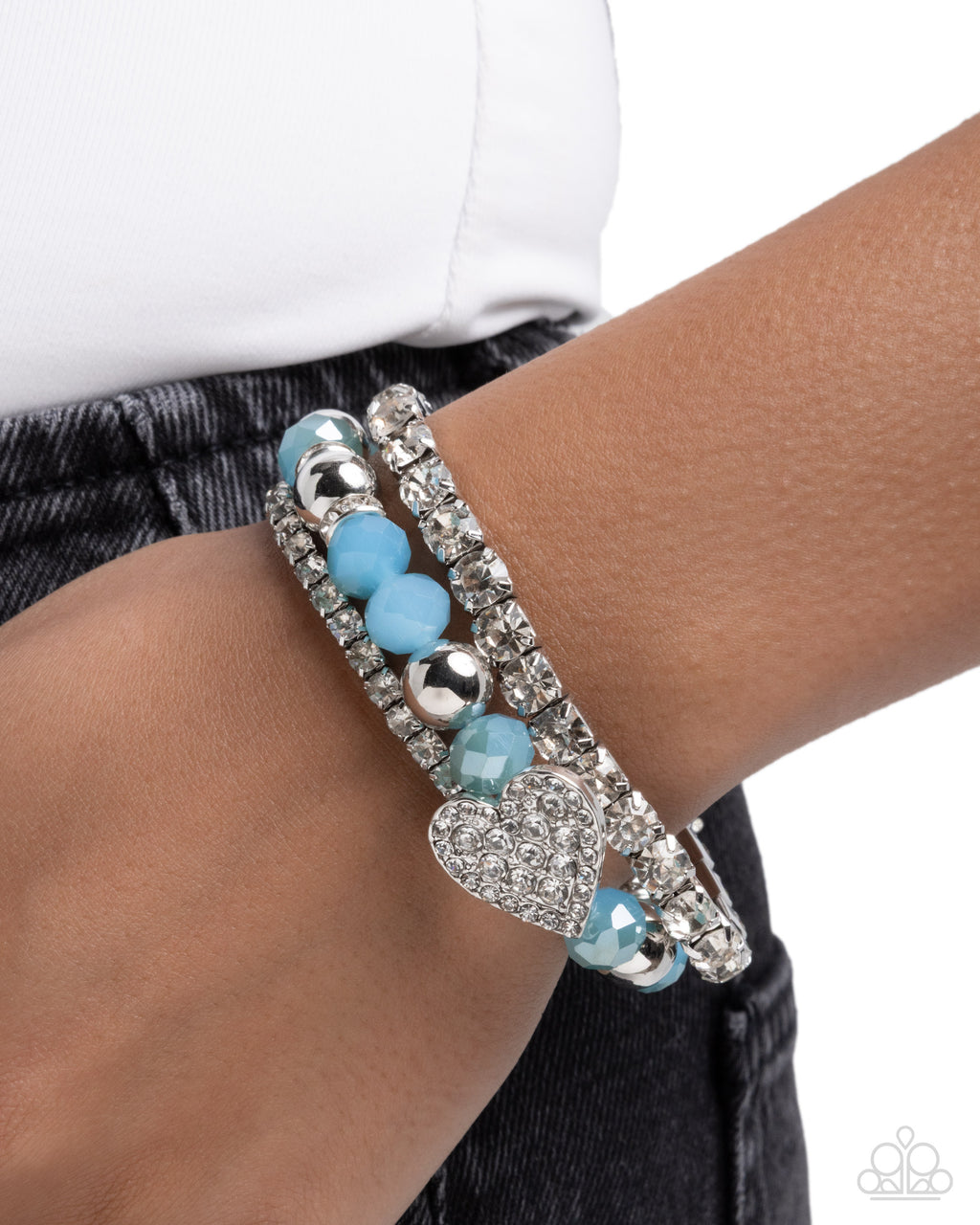 eight-dollar-jewelry-heartfelt-heiress-blue-bracelet-paparazzi-accessories