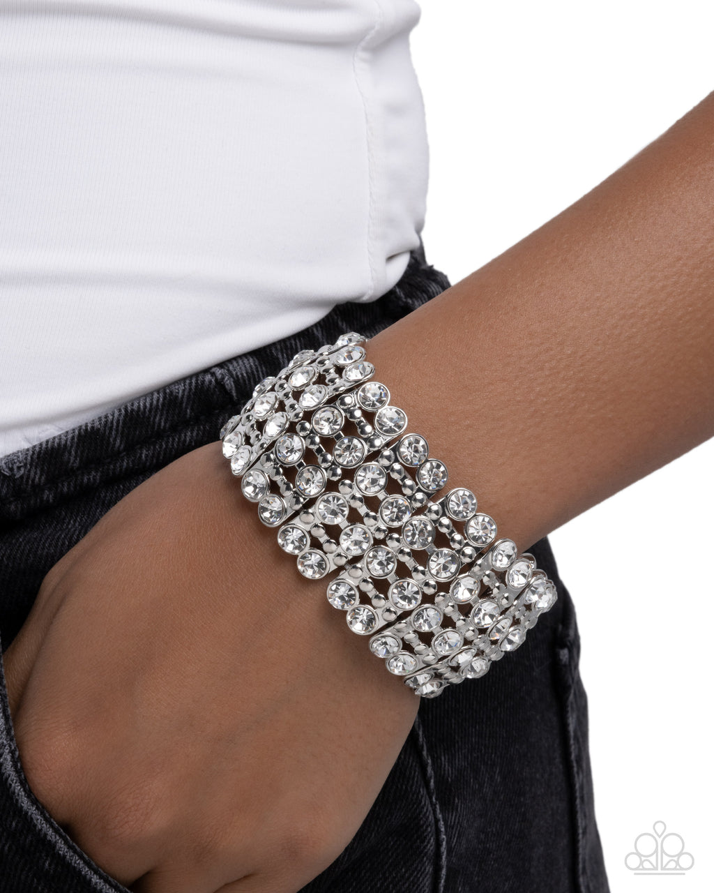 eight-dollar-jewelry-exuberant-elegance-white-bracelet-paparazzi-accessories