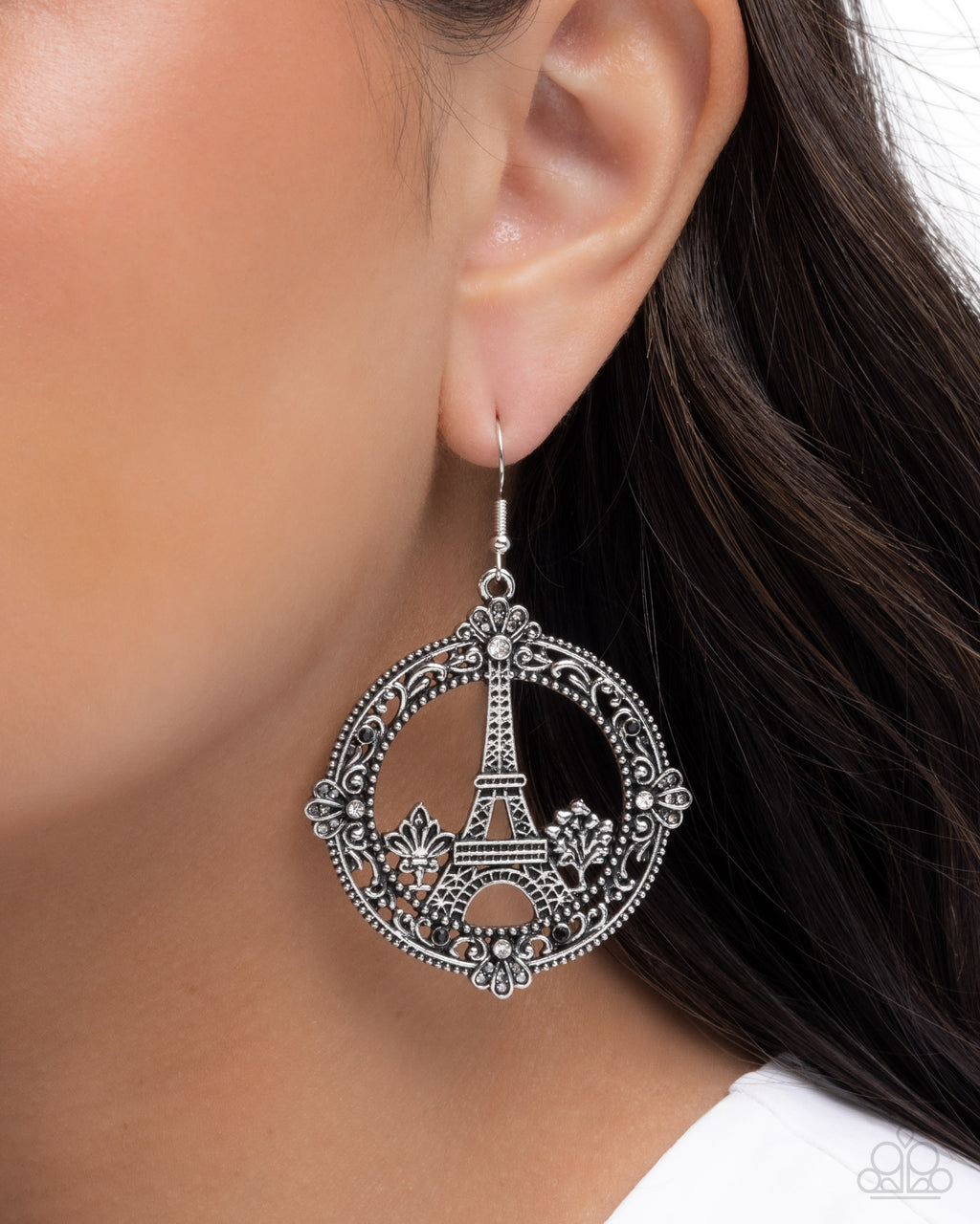 eight-dollar-jewelry-enamored-eiffel-tower-black-earrings-paparazzi-accessories