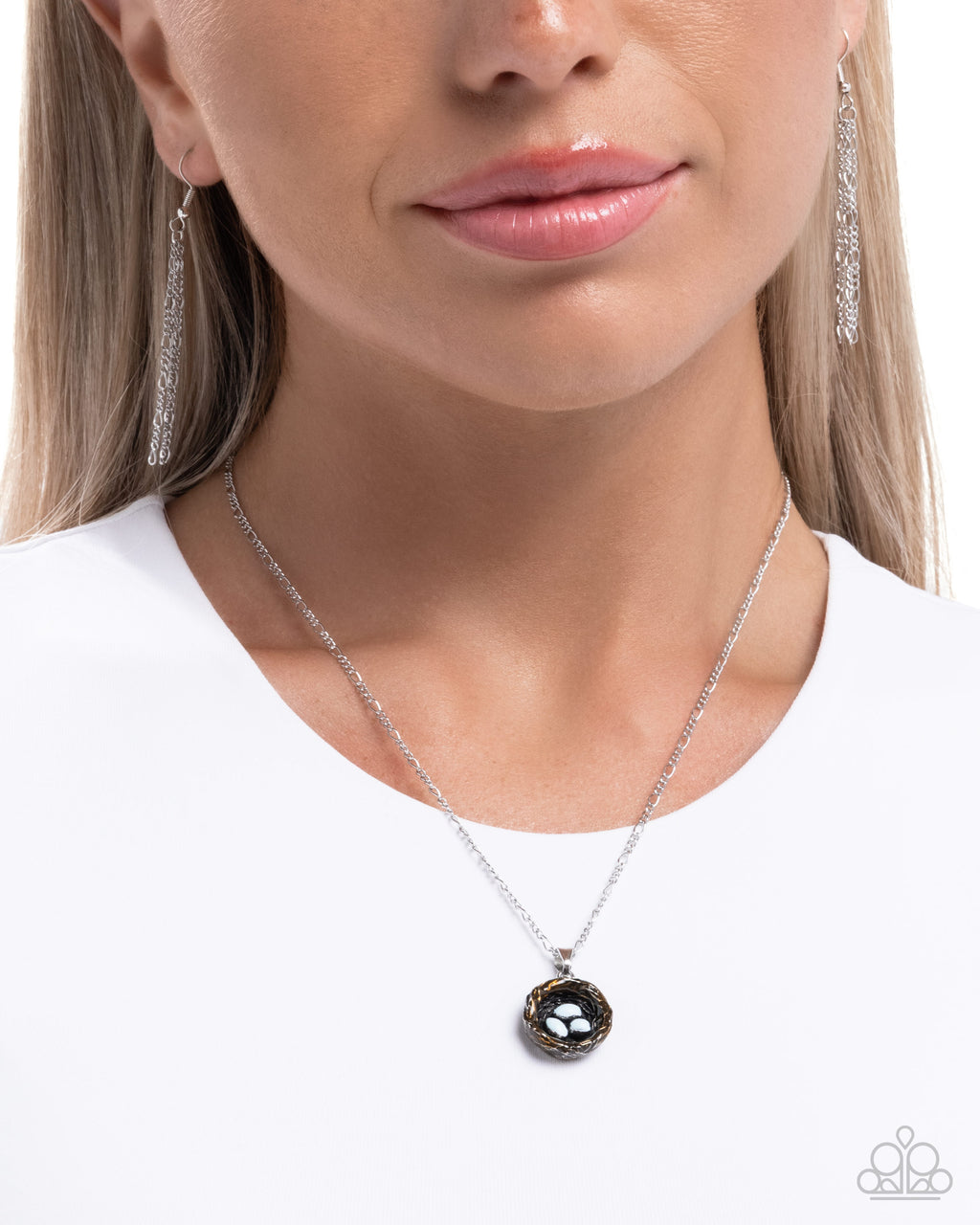 eight-dollar-jewelry-building-a-nest-blue-necklace-paparazzi-accessories