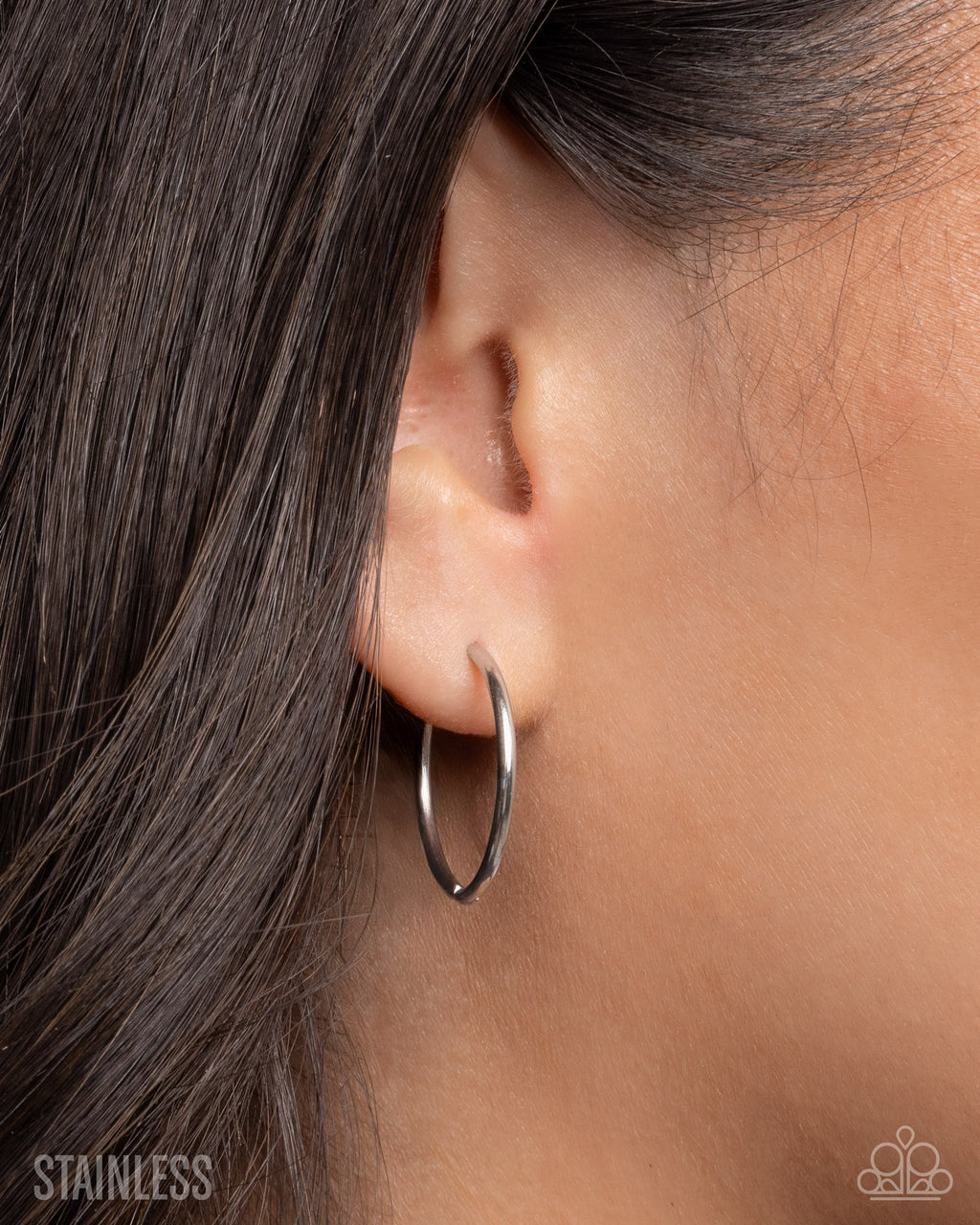 eight-dollar-jewelry-sinuously-slow-silver-earrings-paparazzi-accessories