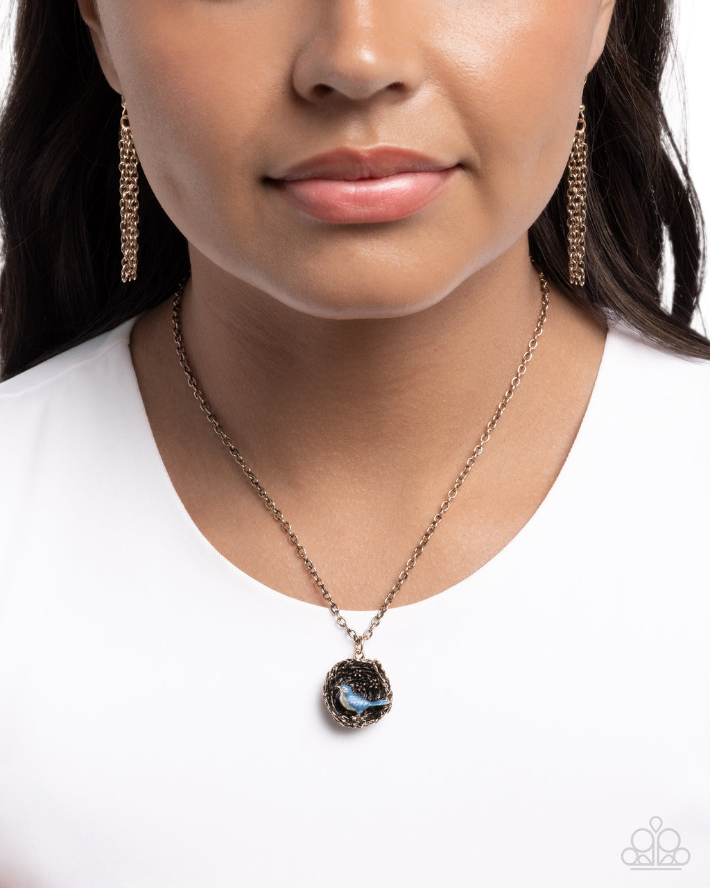 eight-dollar-jewelry-sparrow-summer-blue-necklace-paparazzi-accessories