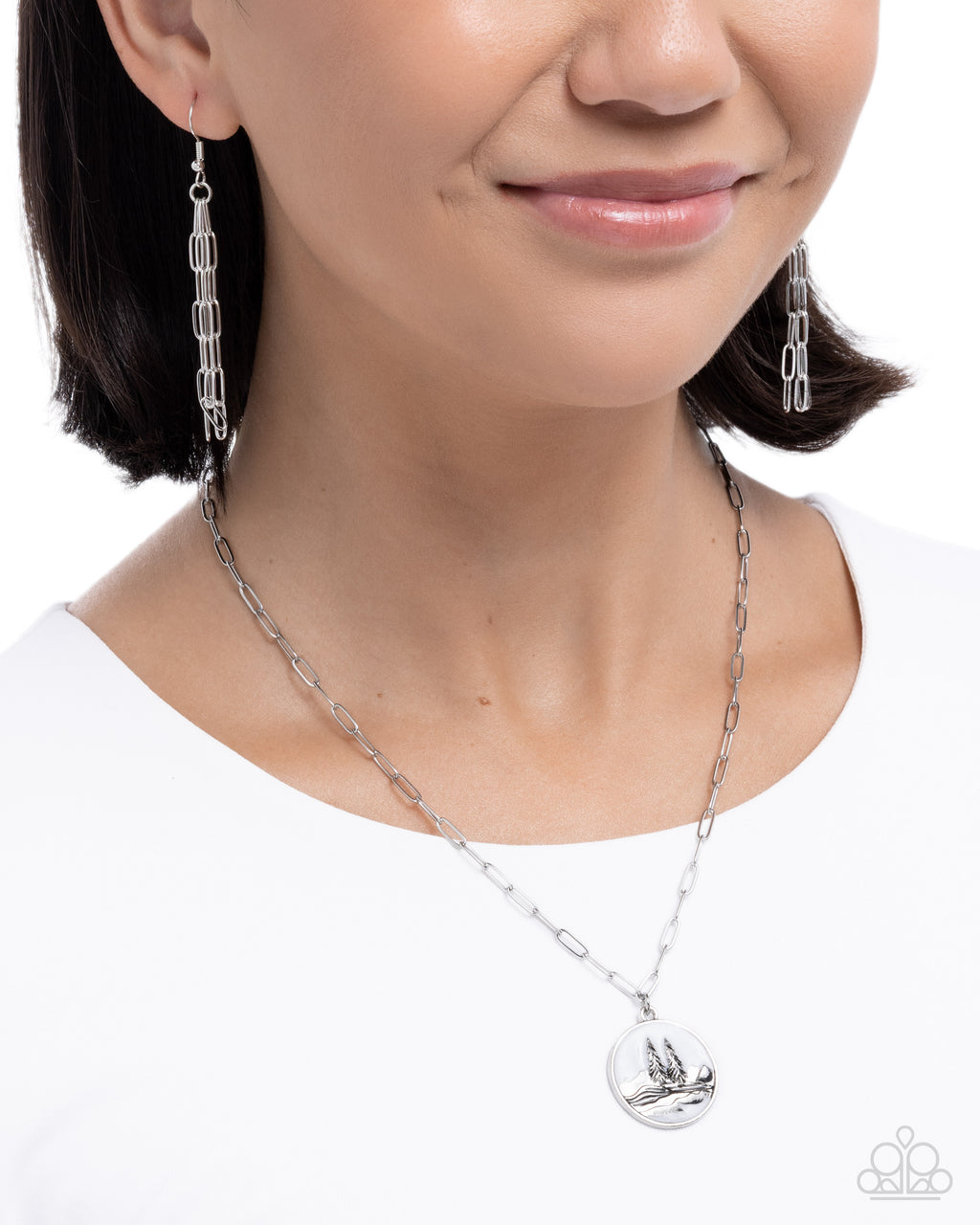 eight-dollar-jewelry-mountain-retreat-white-necklace-paparazzi-accessories