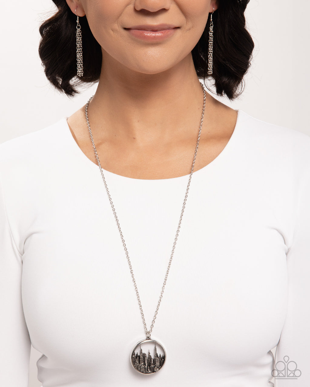 eight-dollar-jewelry-sharp-skyscrapers-silver-necklace-paparazzi-accessories