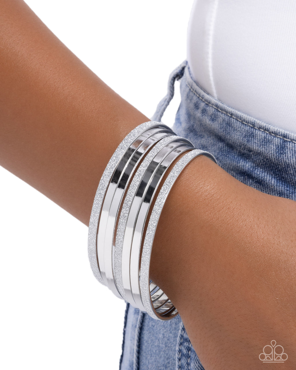 eight-dollar-jewelry-grungy-glitter-silver-bracelet-paparazzi-accessories