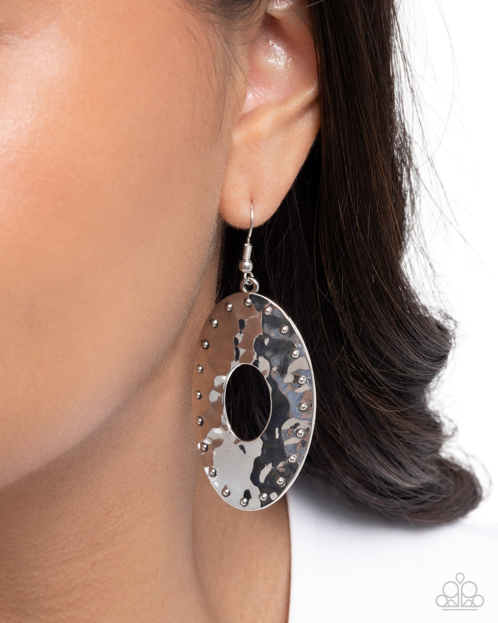 eight-dollar-jewelry-soothing-studs-silver-earrings-paparazzi-accessories
