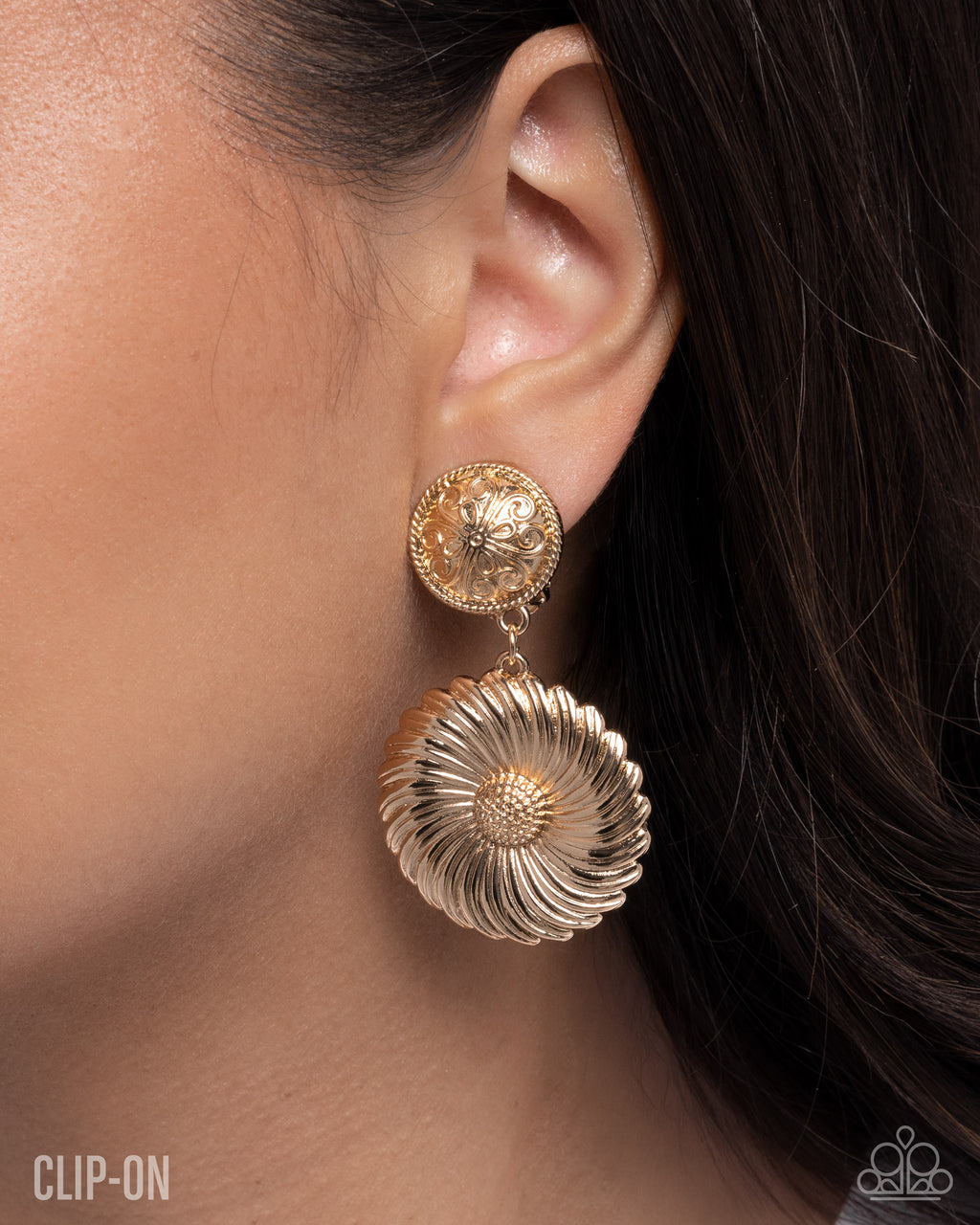 eight-dollar-jewelry-fiery-fashion-gold-clip-on-paparazzi-accessories
