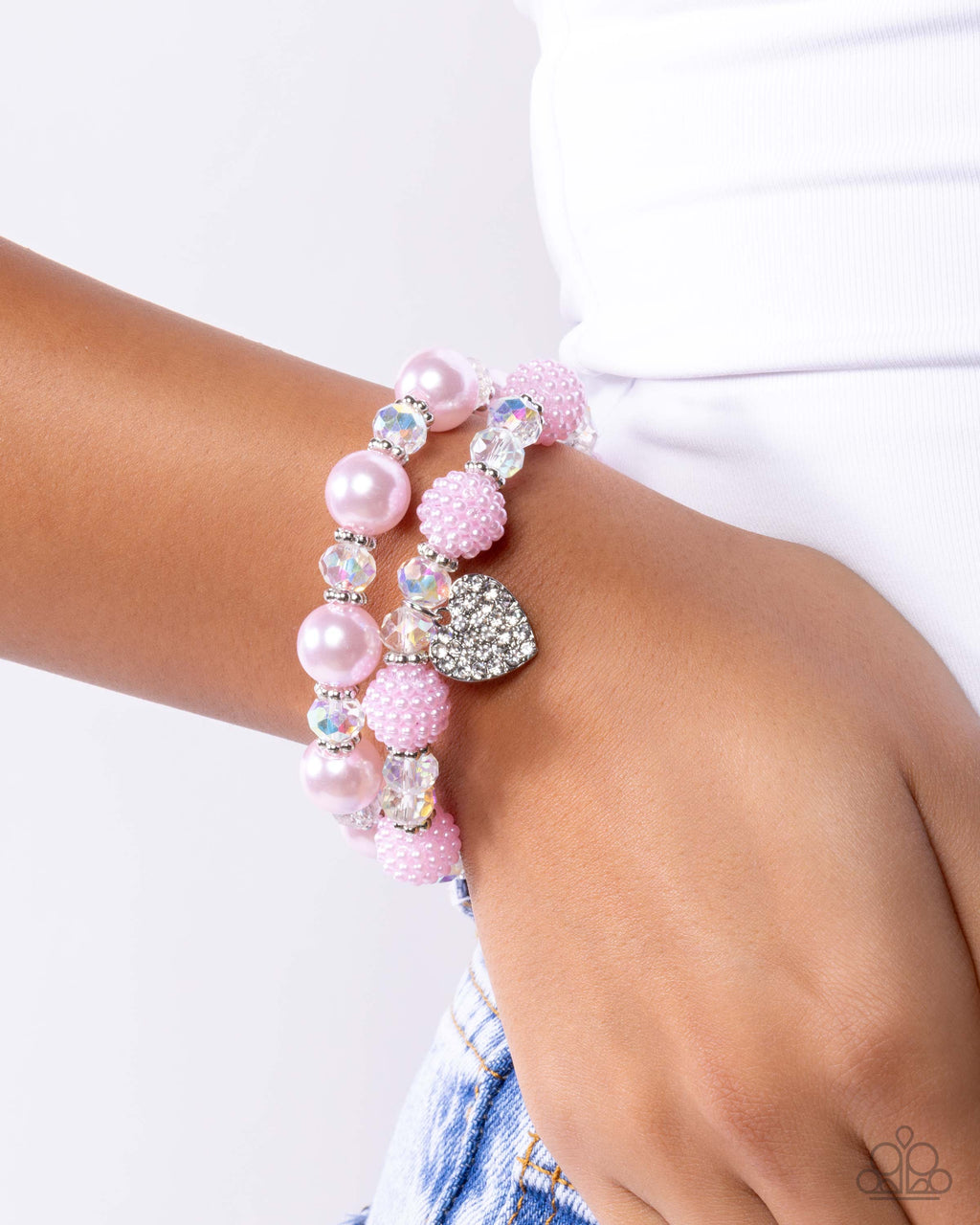 eight-dollar-jewelry-heart-hustle-pink-bracelet-paparazzi-accessories
