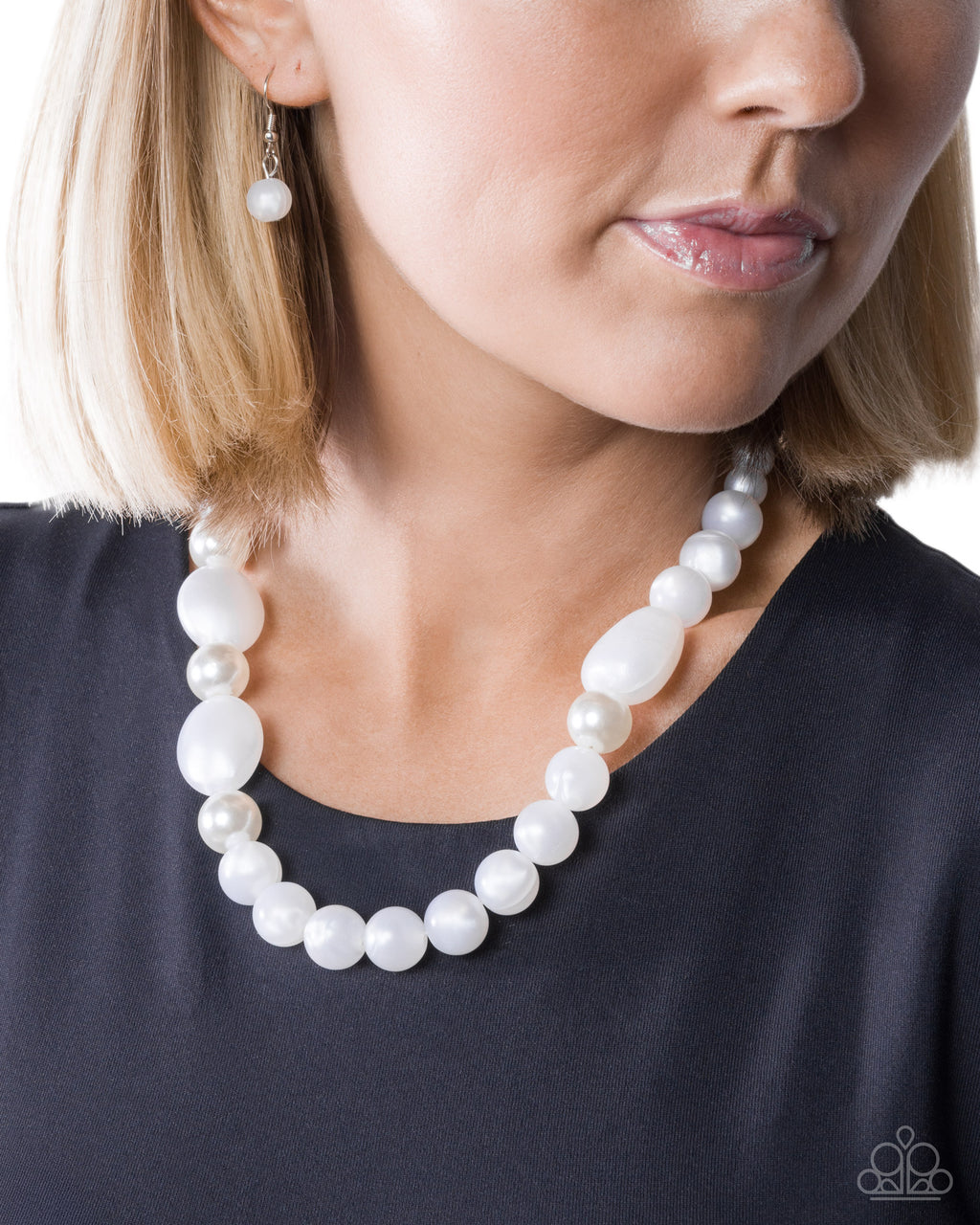 eight-dollar-jewelry-malibu-mosaic-white-necklace-paparazzi-accessories