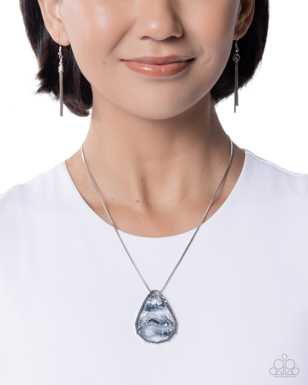 eight-dollar-jewelry-adorably-artistic-black-necklace-paparazzi-accessories