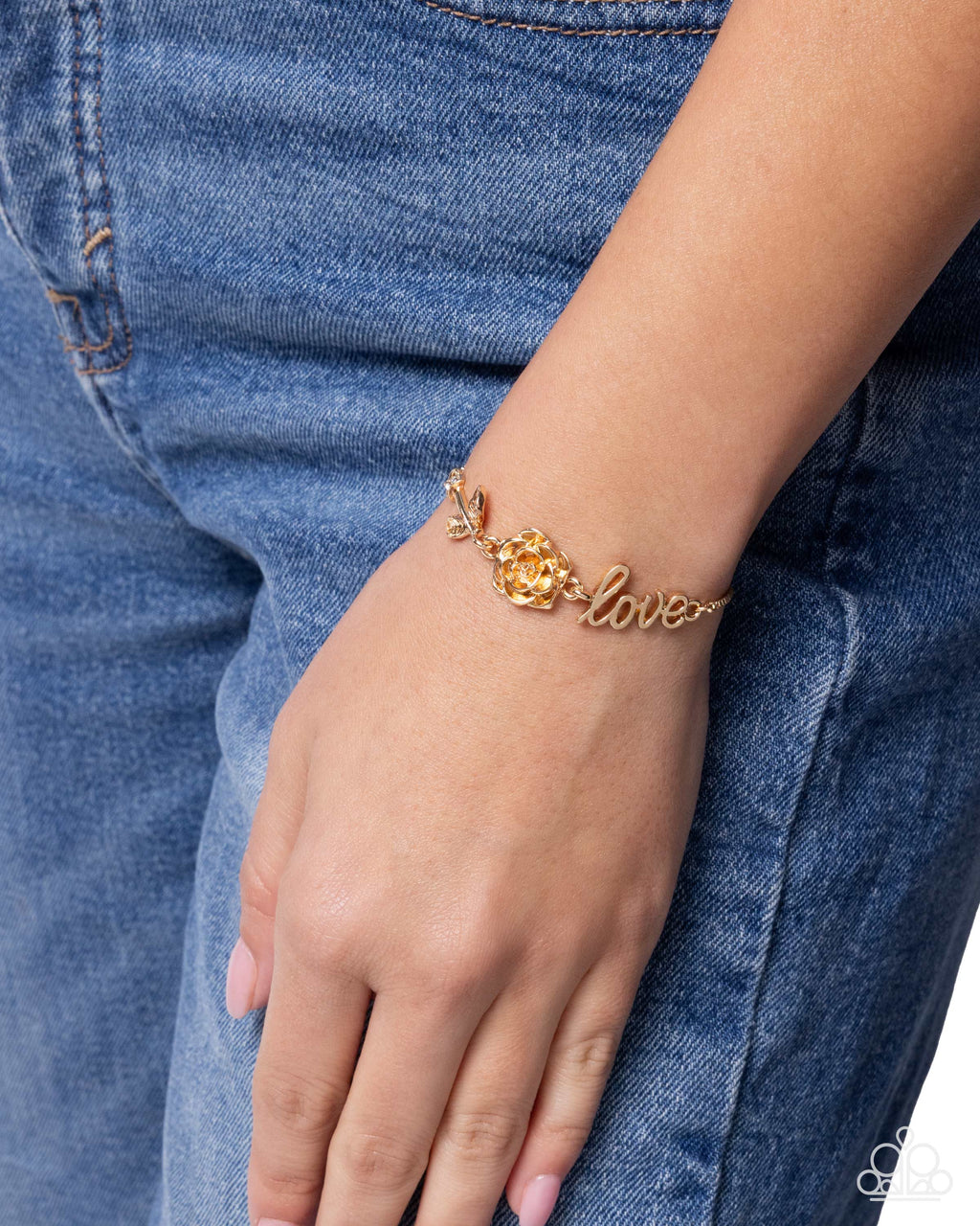 eight-dollar-jewelry-romantic-runway-gold-bracelet-paparazzi-accessories