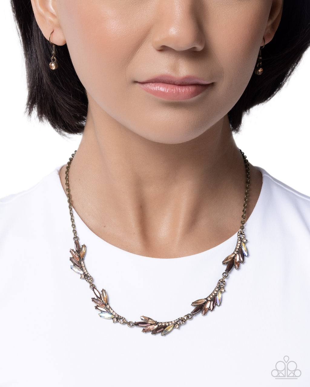 eight-dollar-jewelry-feathered-fantasy-brass-necklace-paparazzi-accessories