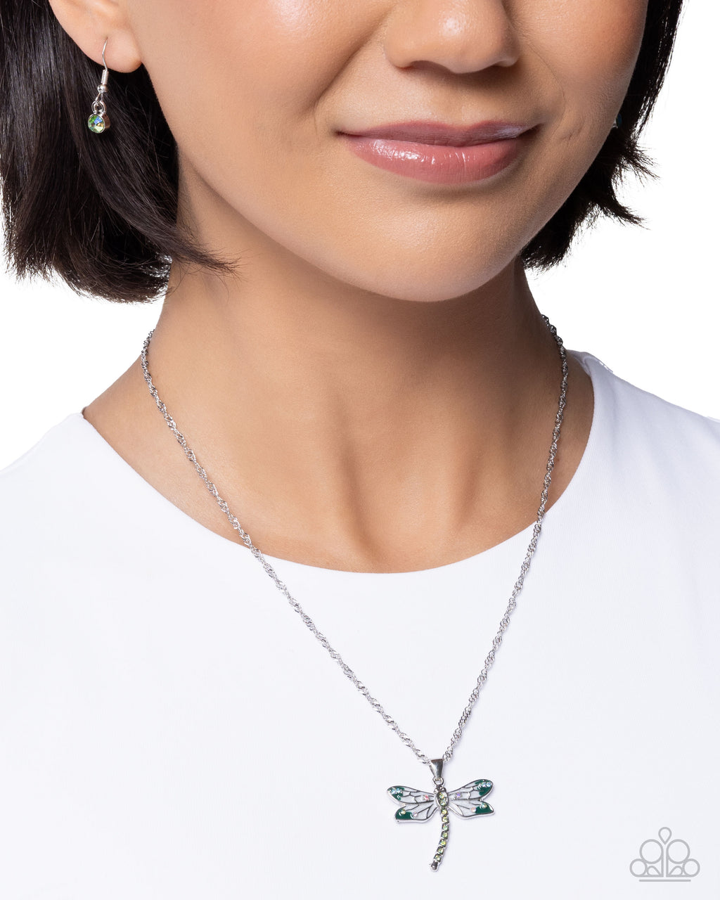 eight-dollar-jewelry-dragonfly-debut-green-necklace-paparazzi-accessories