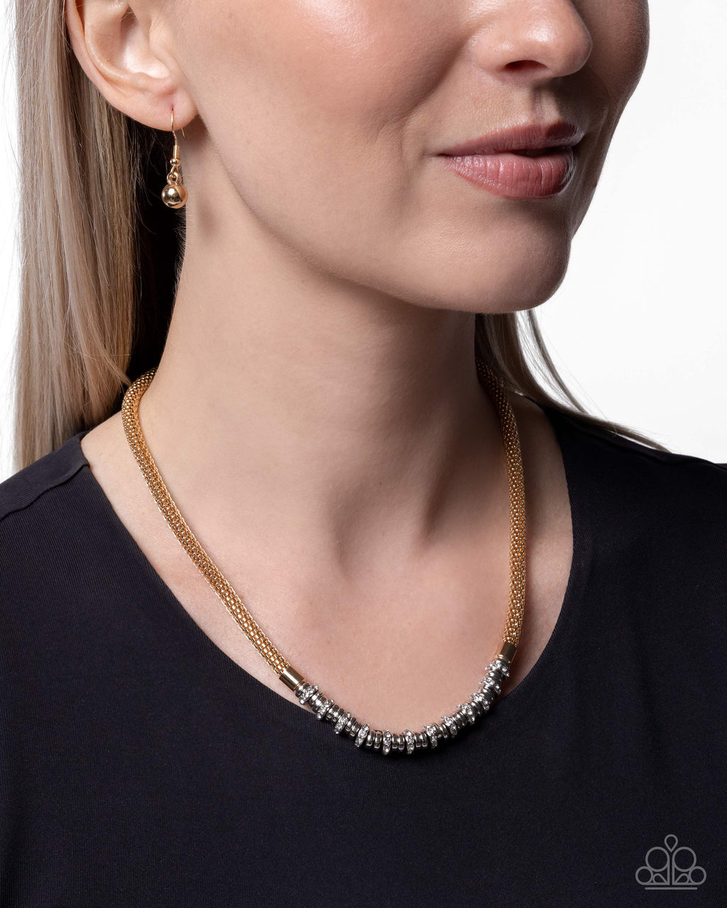 eight-dollar-jewelry-modest-mayhem-gold-necklace-paparazzi-accessories