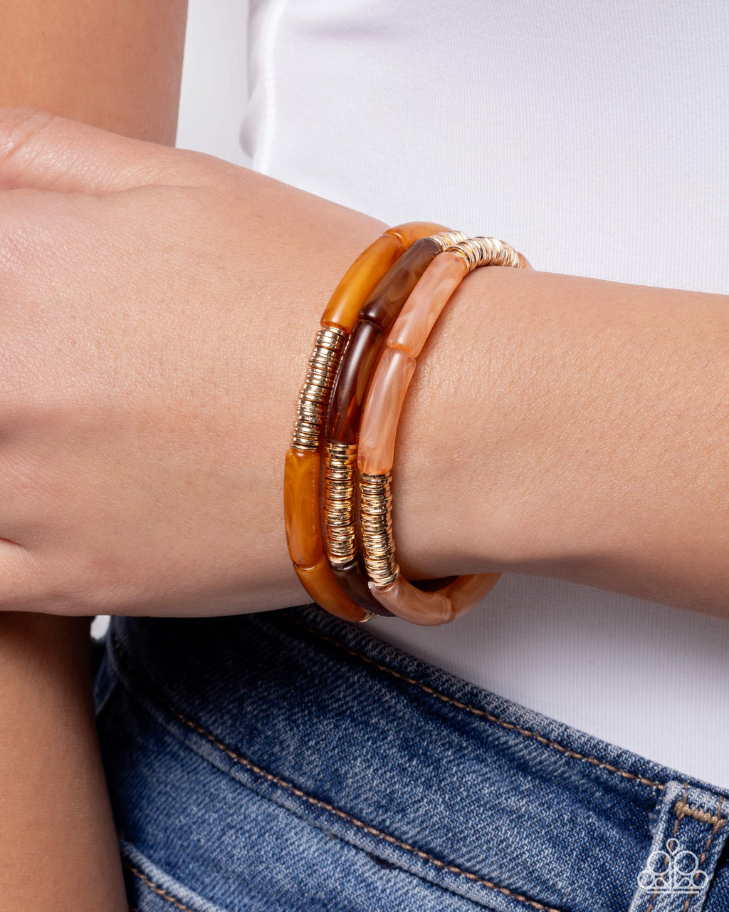 eight-dollar-jewelry-cheerful-comeback-orange-bracelet-paparazzi-accessories