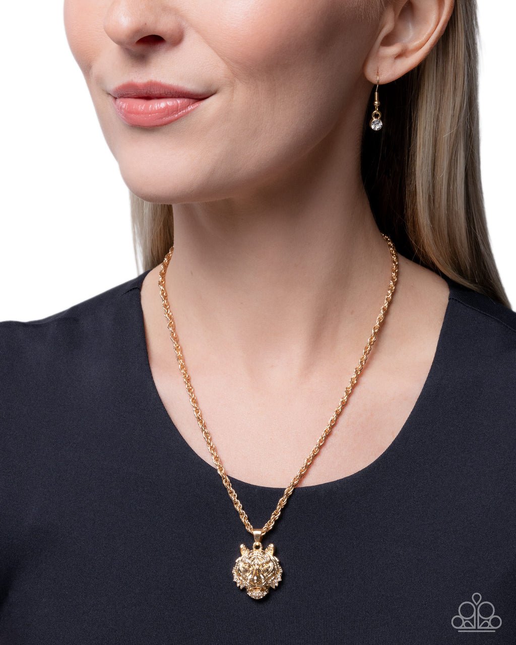 eight-dollar-jewelry-polished-prowl-gold-necklace-paparazzi-accessories