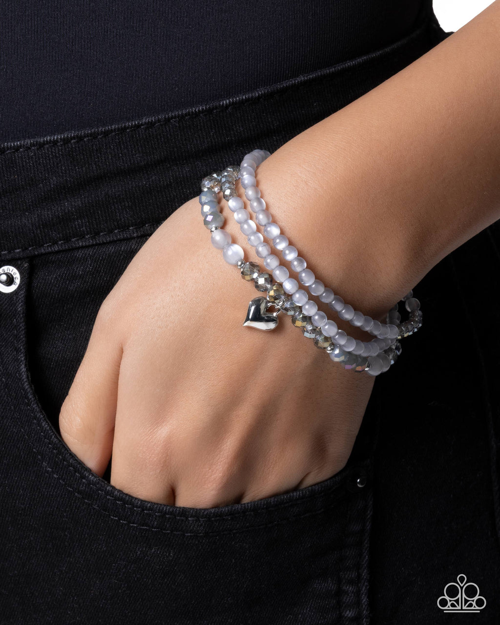 eight-dollar-jewelry-flirtatious-facets-silver-bracelet-paparazzi-accessories