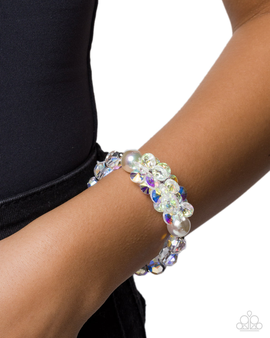 eight-dollar-jewelry-bagatelle-bling-white-bracelet-paparazzi-accessories