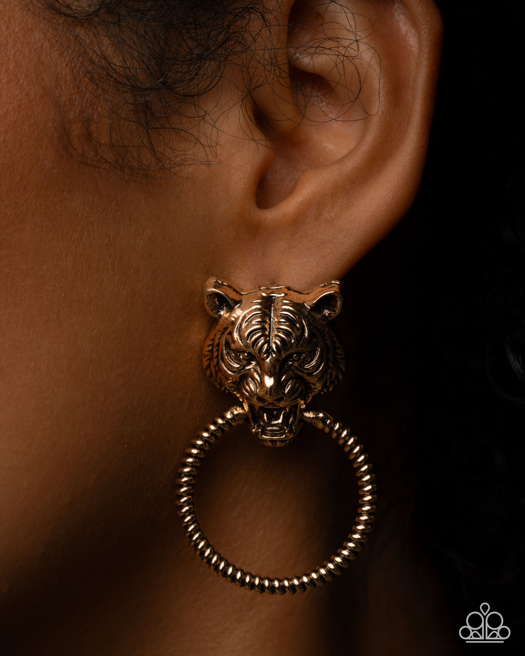 eight-dollar-jewelry-tangible-tiger-gold-post earrings-paparazzi-accessories