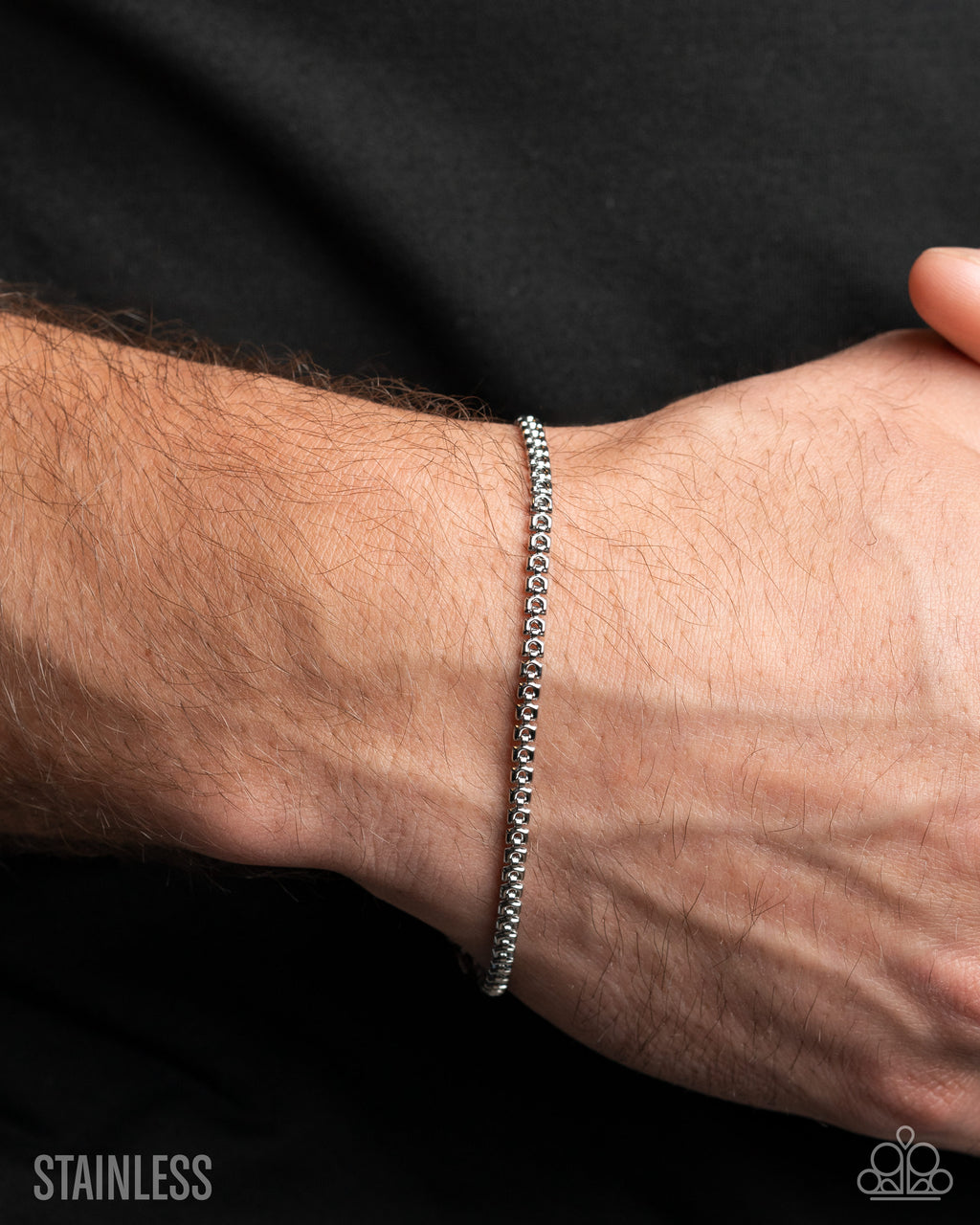 eight-dollar-jewelry-relentless-radiance-silver-mens bracelet-paparazzi-accessories