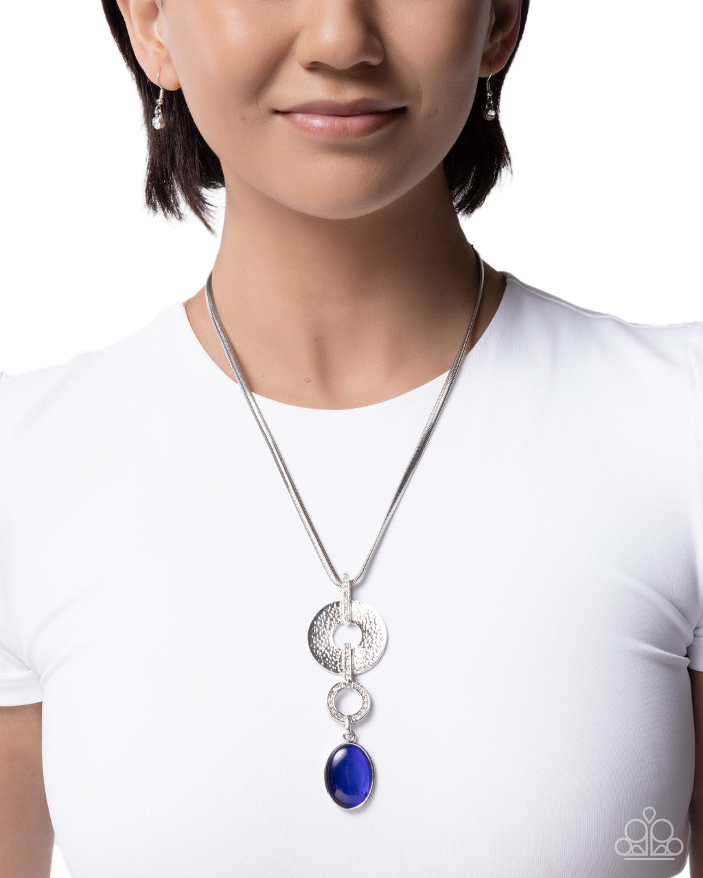 eight-dollar-jewelry-solid-sway-blue-necklace-paparazzi-accessories