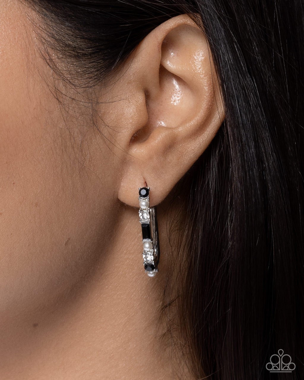 eight-dollar-jewelry-captivating-collection-black-earrings-paparazzi-accessories