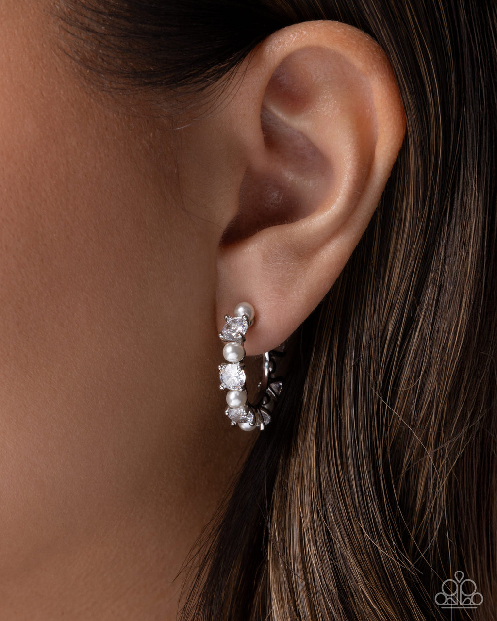eight-dollar-jewelry-crowning-class-white-earrings-paparazzi-accessories