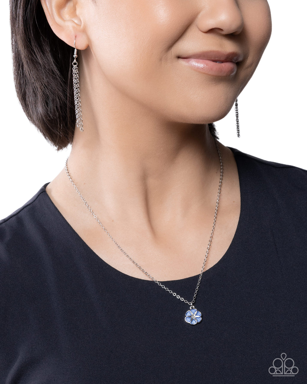 eight-dollar-jewelry-dainty-demand-blue-necklace-paparazzi-accessories