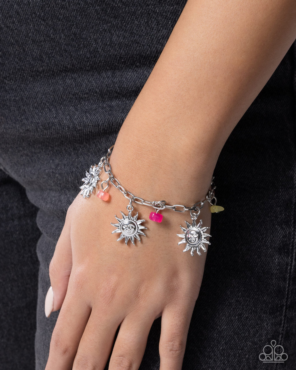 eight-dollar-jewelry-fair-fashion-pink-bracelet-paparazzi-accessories