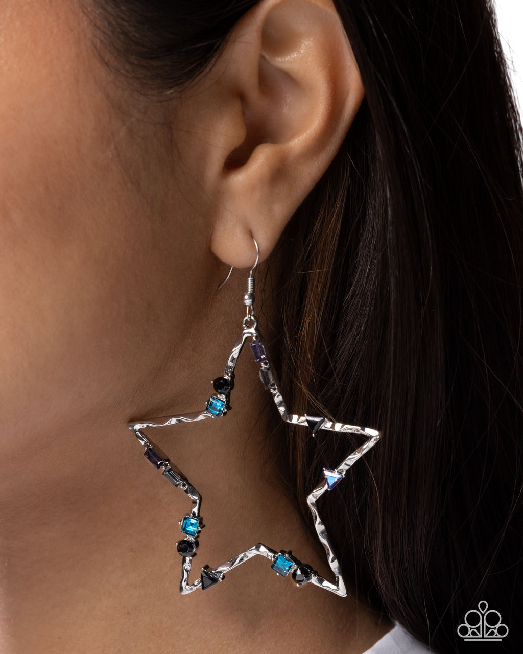 eight-dollar-jewelry-stellar-spell-black-earrings-paparazzi-accessories