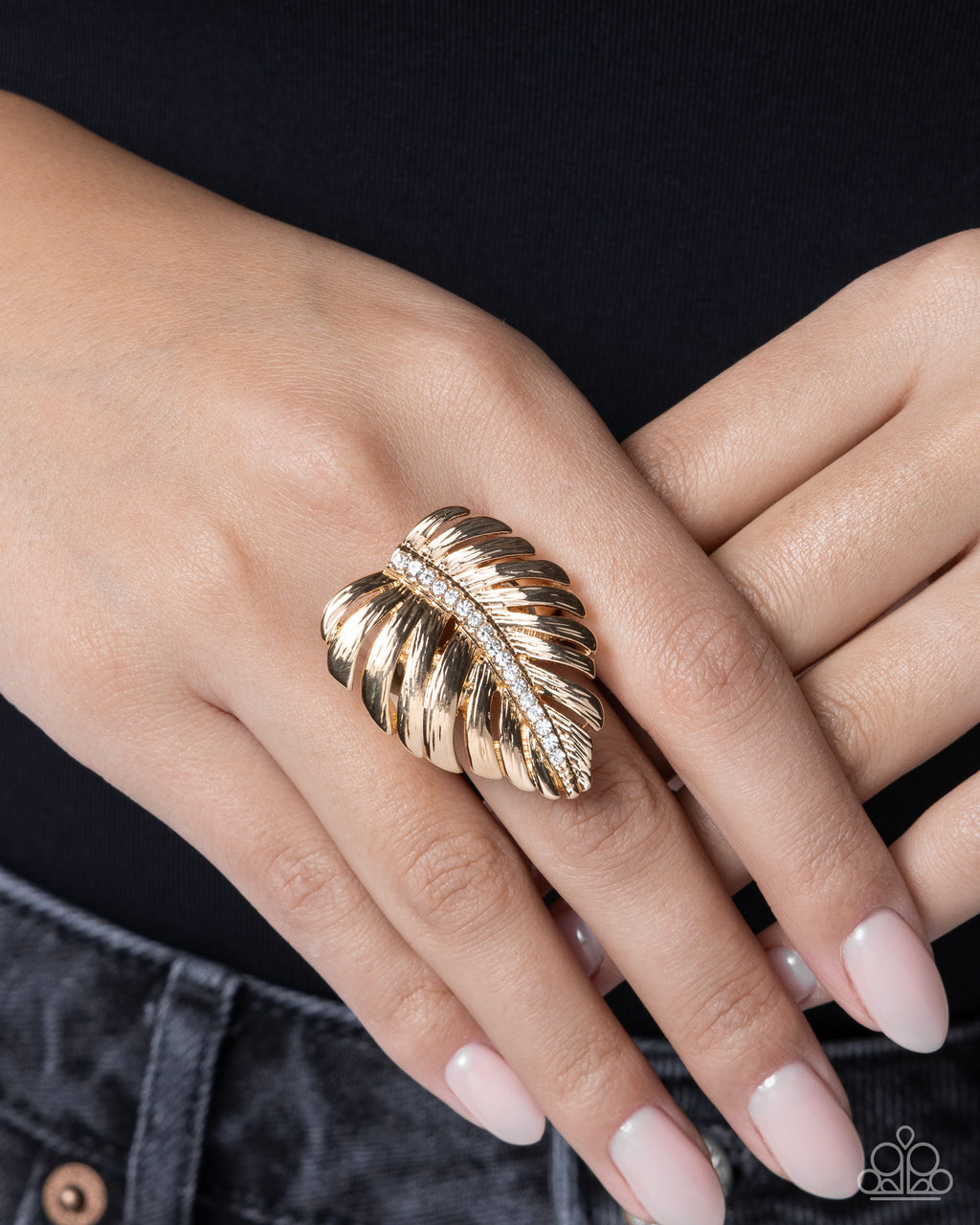 eight-dollar-jewelry-lavish-leaf-gold-ring-paparazzi-accessories