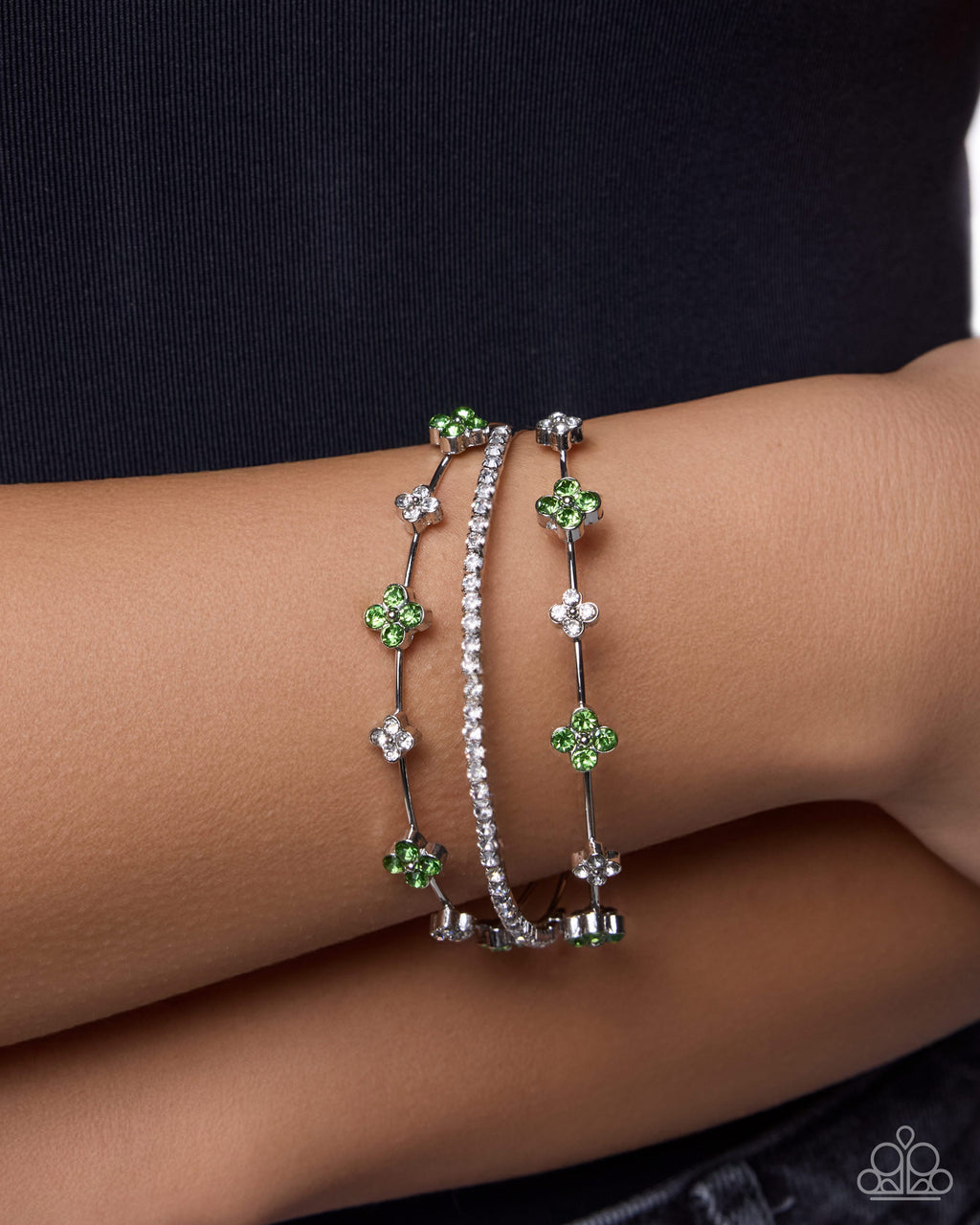 eight-dollar-jewelry-layered-blooms-green-bracelet-paparazzi-accessories