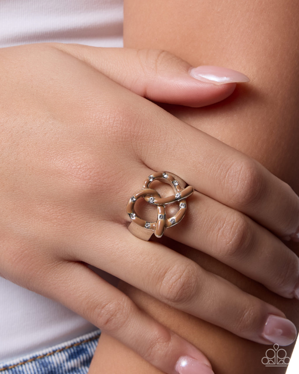 eight-dollar-jewelry-polished-pretzel-brown-ring-paparazzi-accessories