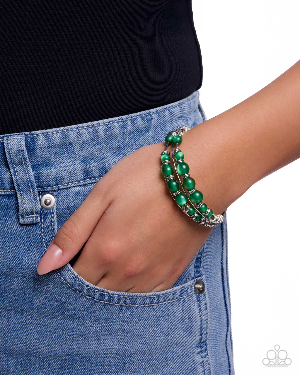 eight-dollar-jewelry-vibrant-visuals-green-bracelet-paparazzi-accessories