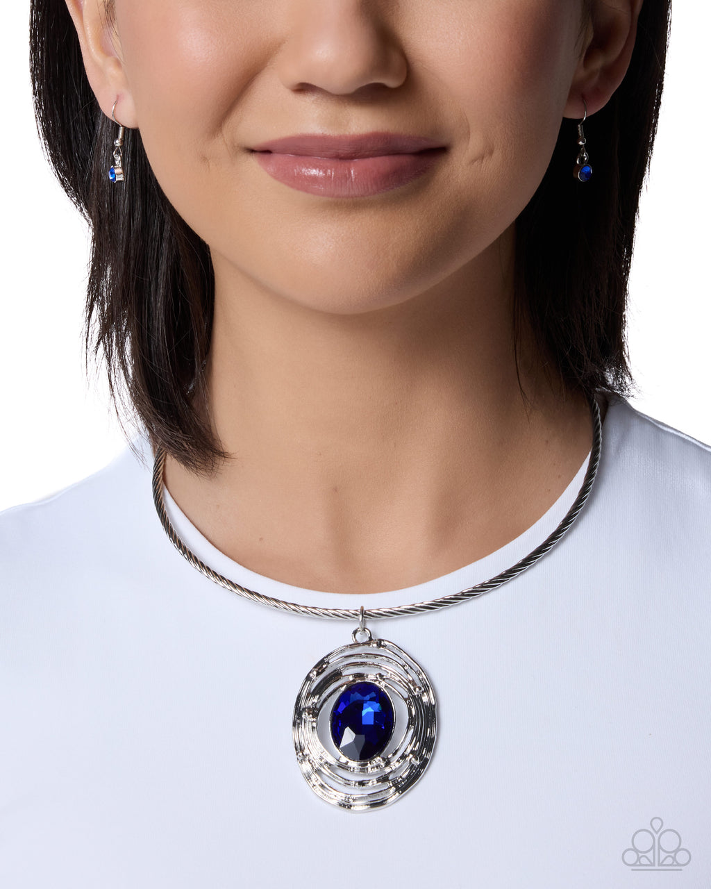 eight-dollar-jewelry-fashionable-find-blue-necklace-paparazzi-accessories