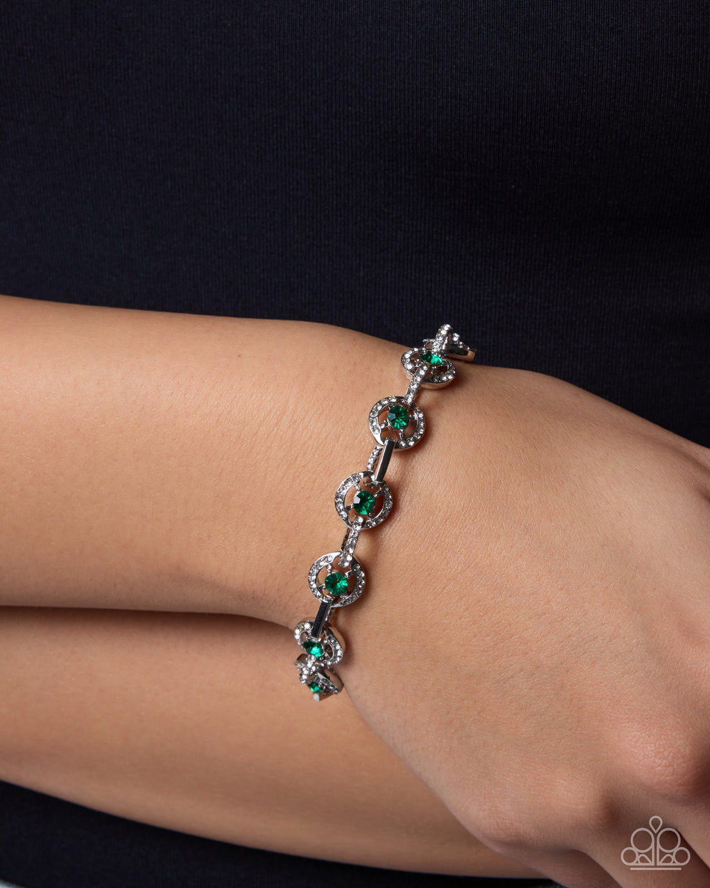 eight-dollar-jewelry-twinkle-tour-green-bracelet-paparazzi-accessories