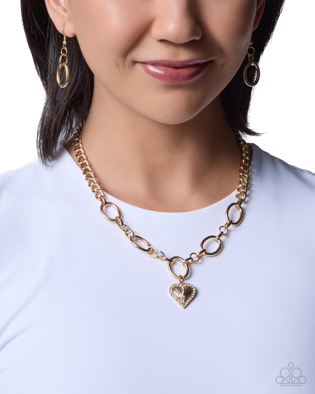 eight-dollar-jewelry-lunch-date-gold-necklace-paparazzi-accessories