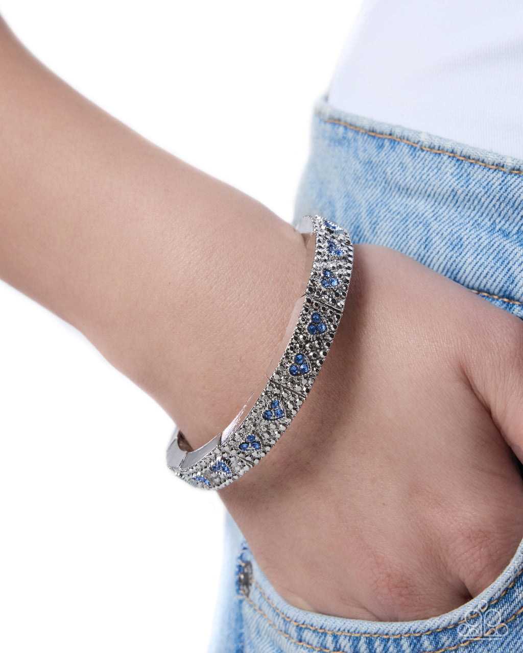 eight-dollar-jewelry-delicate-dedication-blue-bracelet-paparazzi-accessories